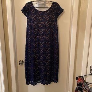 💝 Lovely navy blue lace dress- worn once